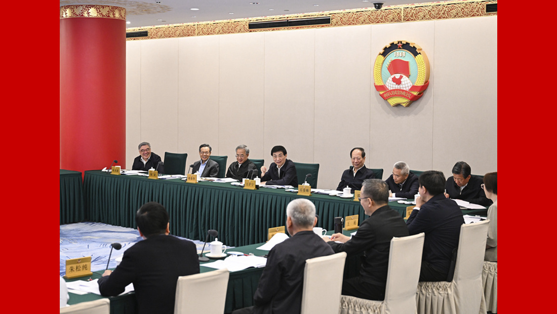 全国政协召开远程协商会 围绕“深化人工智能多场景应用，提升现代产业高质量发展水平”协商议政 王沪宁主持