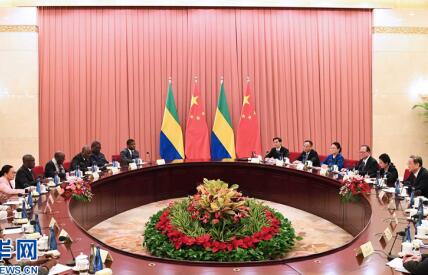 俞正声与加蓬参议长米勒布举行会谈