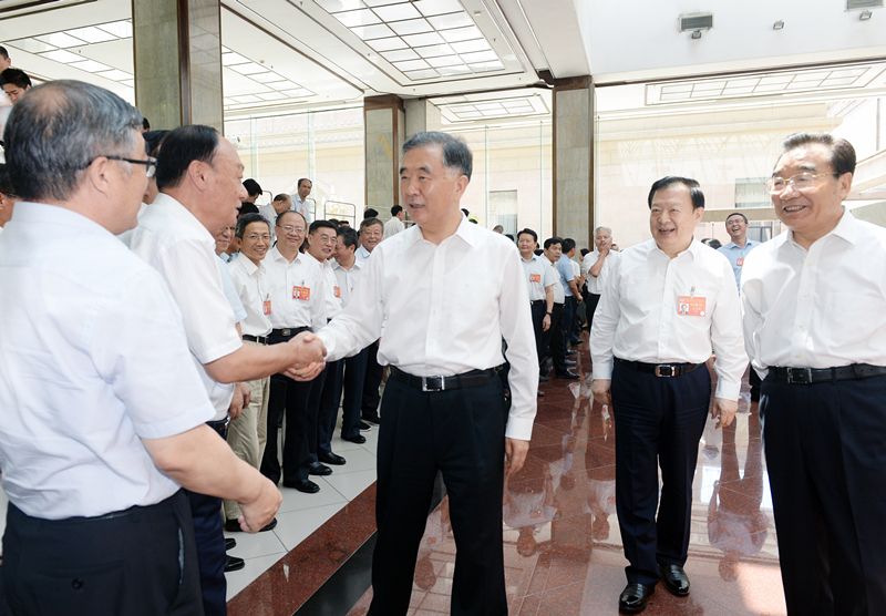 汪洋会见中国人民政协理论研究会第三届理事会理事