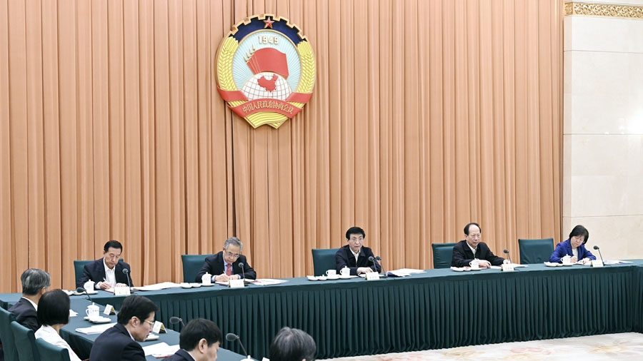 王沪宁主持召开政协第十四届全国委员会第一次主席会议