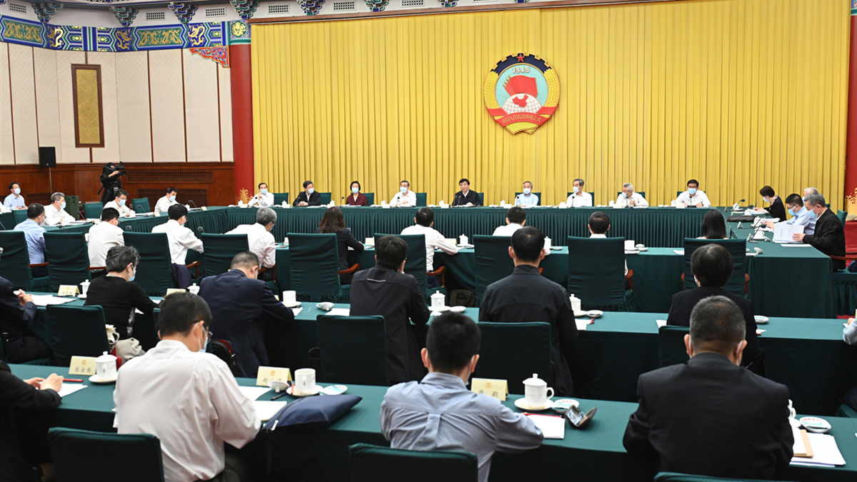 全国政协召开双周协商座谈会 围绕“加强科学普及法治建设”协商议政 王沪宁主持