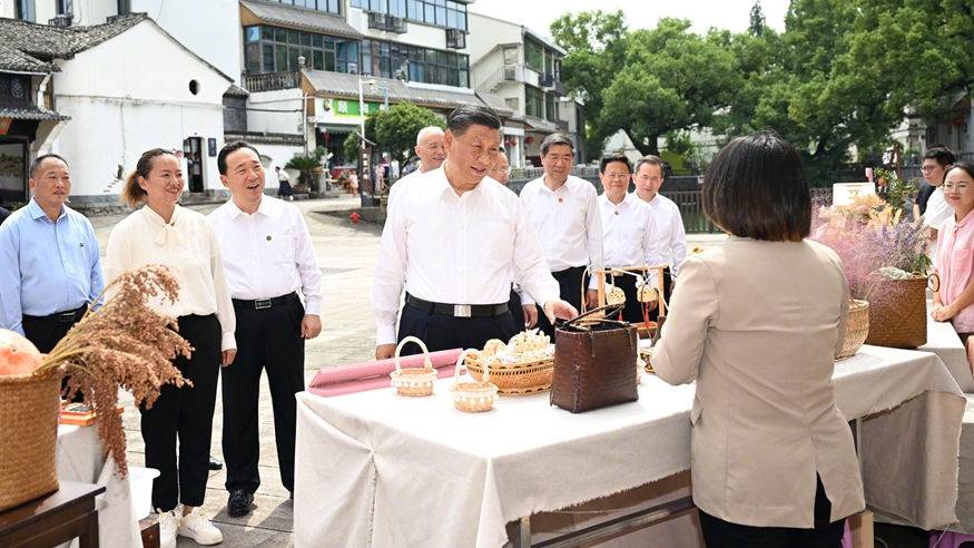 习近平在浙江金华市考察调研