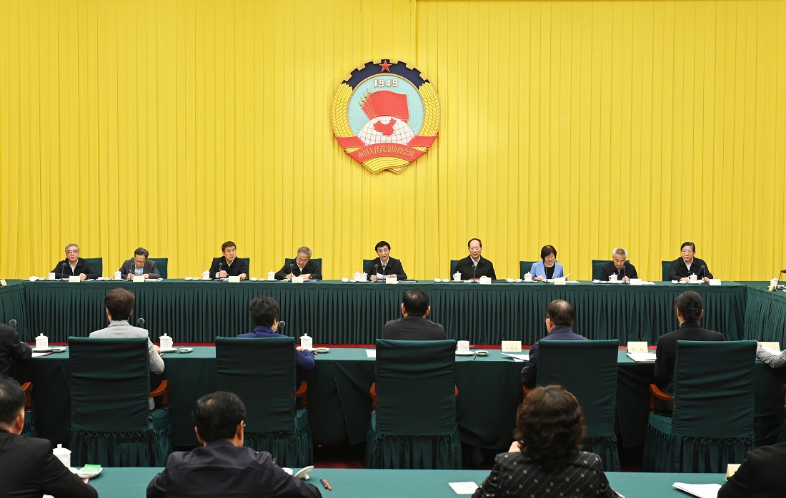 全国政协召开双周协商座谈会  围绕关注青少年心理健康、守护青少年成长协商议政 王沪宁主持