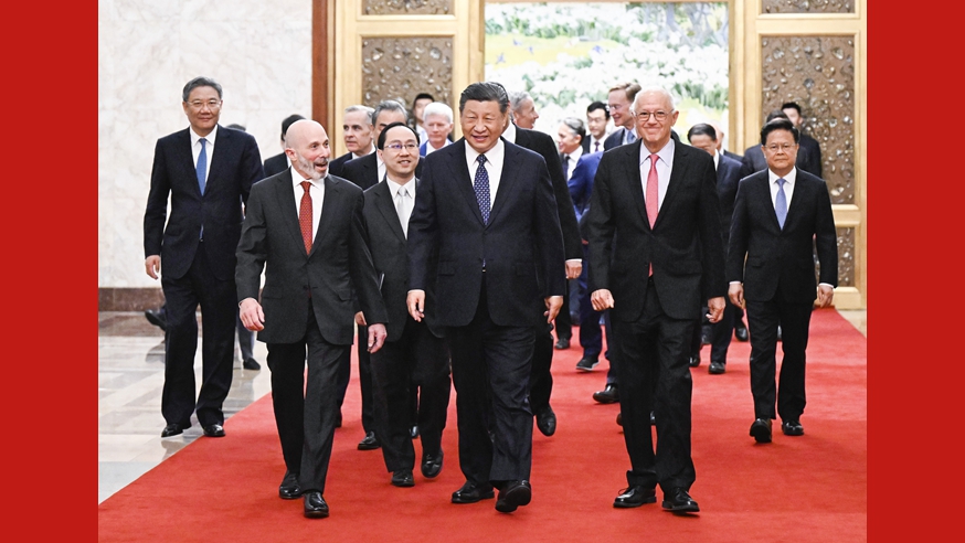 Xi Jinping Meets with Representatives of American Business and Strategic Academies