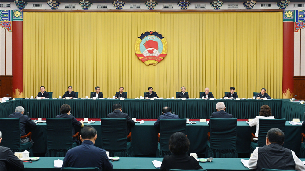 全国政协召开双周协商座谈会 围绕“实施自由贸易试验区提升战略”协商议政<br> 王沪宁主持