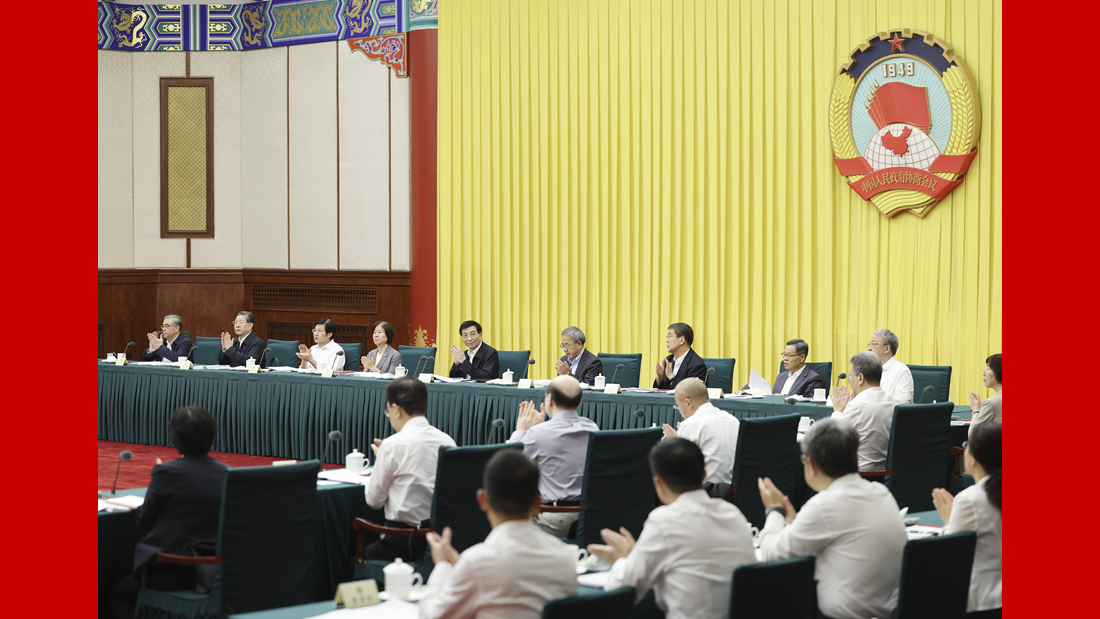 全国政协召开双周协商座谈会 围绕深化高校育人模式改革、提高人才自主培养能力协商议政 王沪宁主持