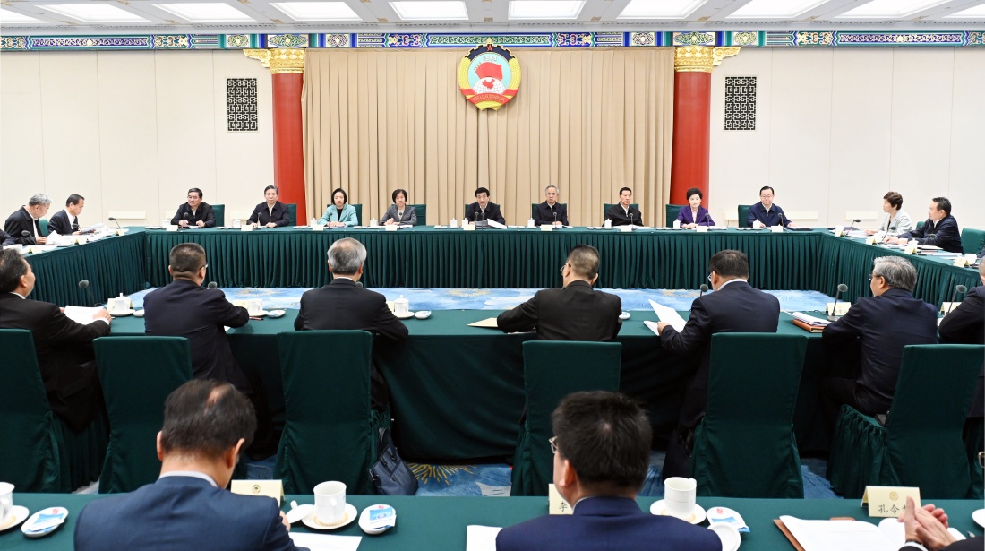全国政协召开双周协商座谈会 围绕广泛团结联系海外侨胞、引导华侨传递好中国声音协商议政 王沪宁主持