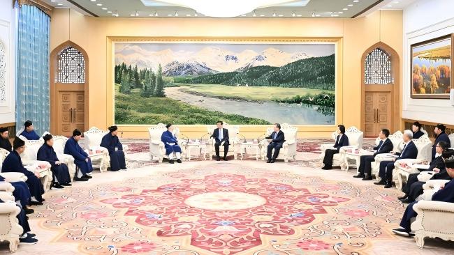 王滬寧會(huì)見中國(guó)道教協(xié)會(huì)第十一次全國(guó)代表會(huì)議代表