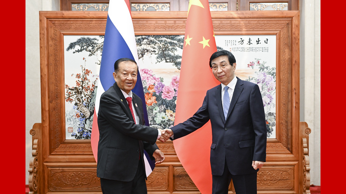 王沪宁会见泰国国会主席兼下议院议长万诺