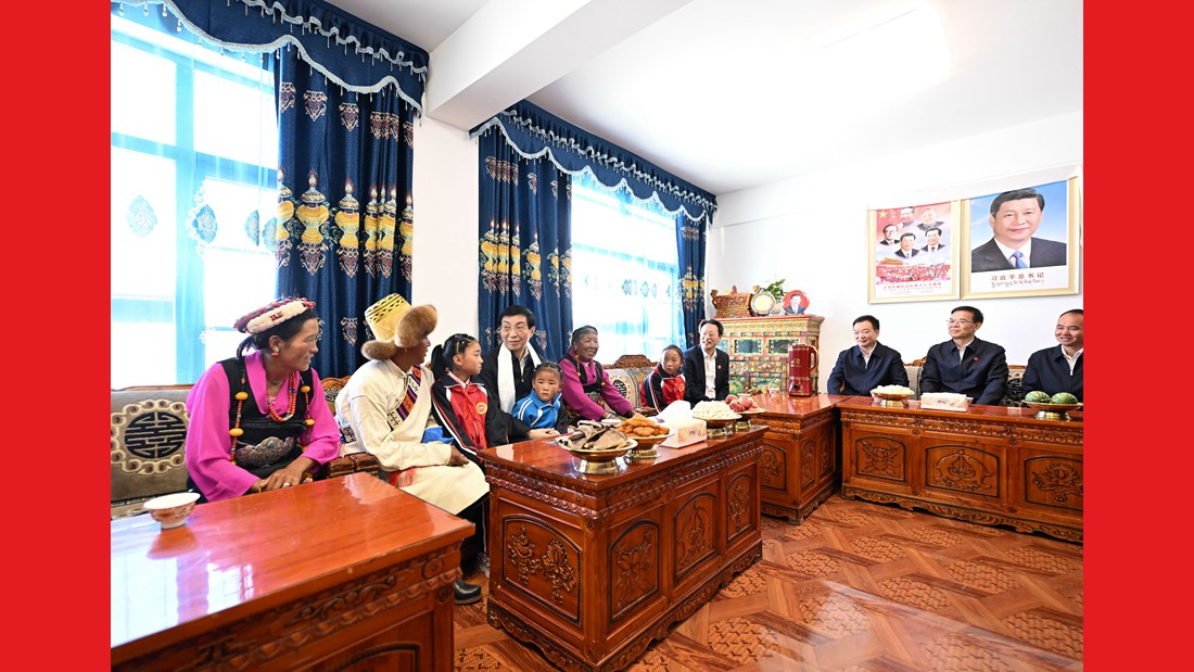 中央代表团赴西藏各地看望慰问各族干部群众 王沪宁参加活动