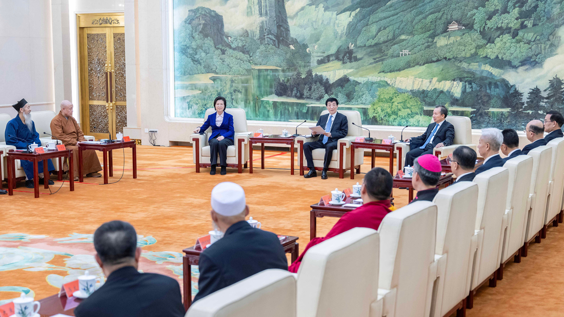 王沪宁出席全国性宗教团体负责人迎春座谈会