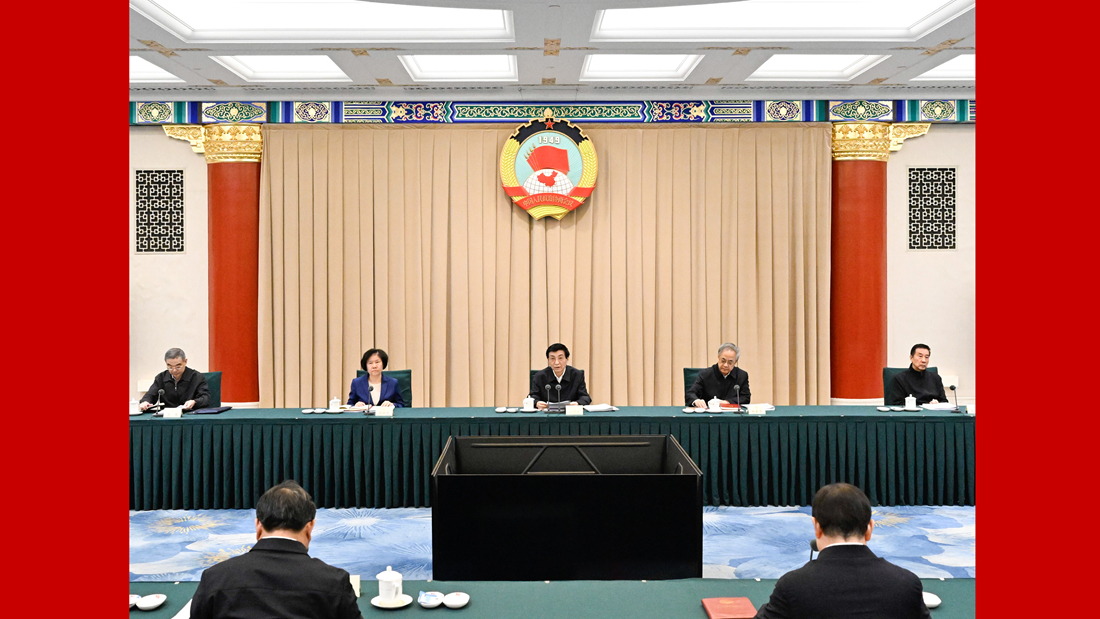王滬寧主持召開全國政協主席會議