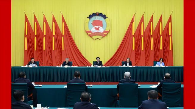 王沪宁主持召开全国政协主席会议