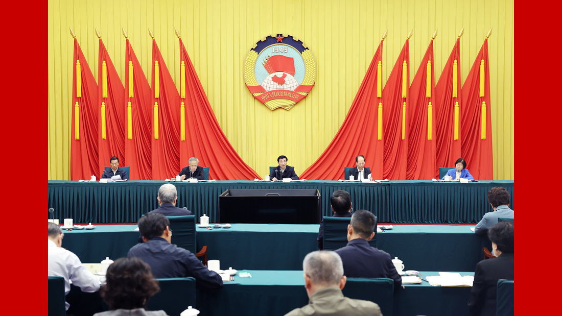 王沪宁主持召开全国政协主席会议