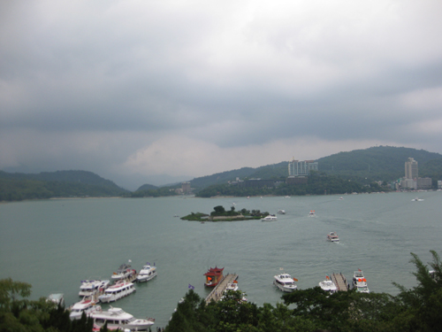 迷一样的拉鲁岛