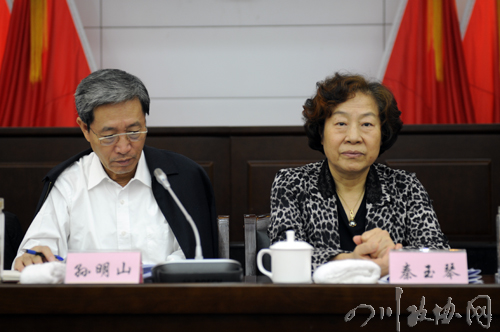 全国政协委员,全国政协社会和法制委员会副主任萧灼基:坚持以人为本
