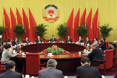 贾庆林主持召开全国政协第四十三次主席会议