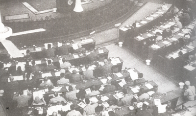 1949年9月21日，中国人民政治协商会议第一次全体会议在北平中南海怀仁堂隆重开幕。图为全体会议会场。