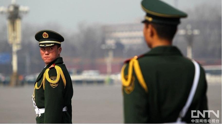 2012年3月9日，2012年全国两会在北京举行。武警执勤。