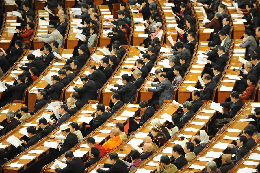 3月10日，全国政协十一届五次会议在北京人民大会堂举行第三次全体会议。 新华社记者 鞠焕宗 摄