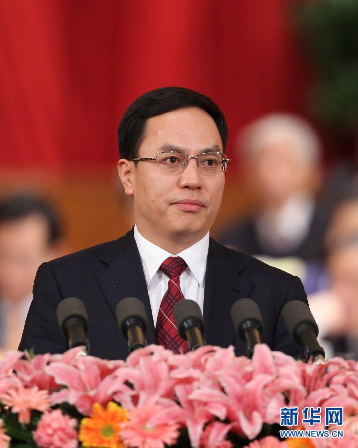 3月10日，全国政协十一届五次会议在北京人民大会堂举行第三次全体会议。这是李河君委员作《大力推动光伏建筑一体化》的发言。 新华社记者李涛 摄