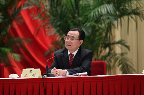 中共中央政治局委员、全国政协副主席王刚讲话。 程炜 摄