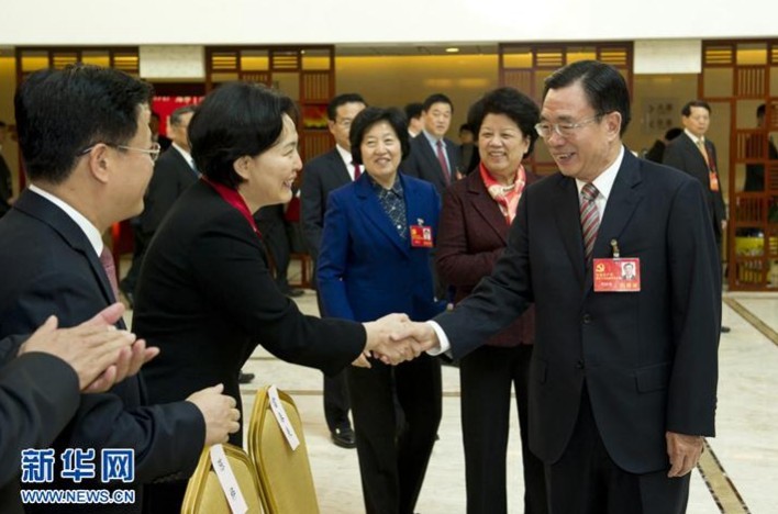 11月8日，贺国强同志参加党的十八大福建代表团讨论。黄敬文 摄 图片来源：新华网