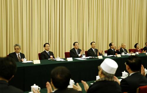 3月2日，全国政协十二届一次会议主席团第一次会议在北京人民大会堂举行。新华社记者 鞠鹏 摄
