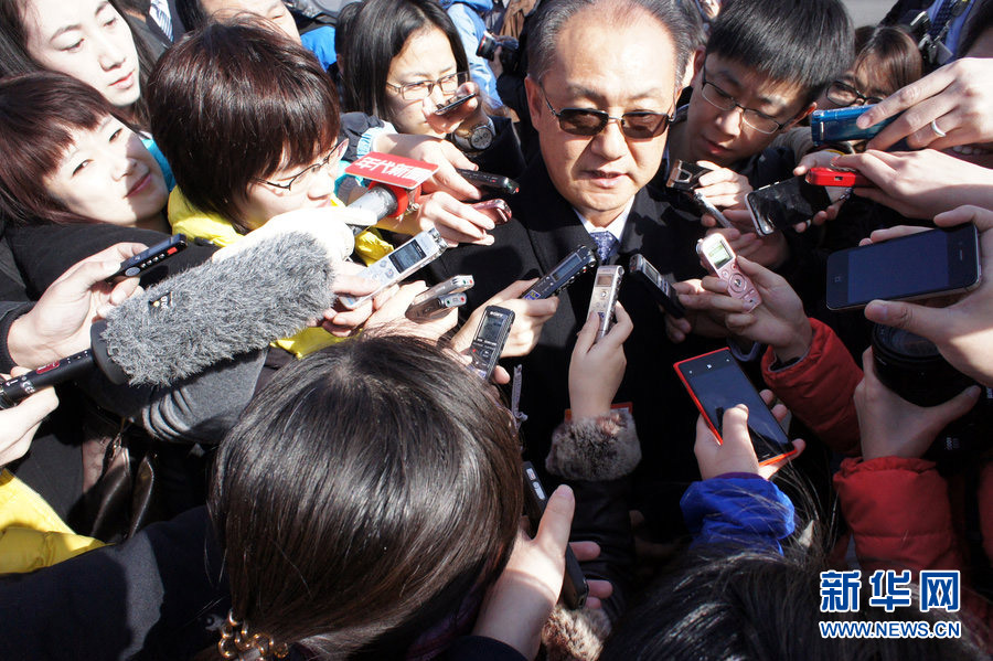 2013年3月3日，北京，全国政协十二届一次会议开幕。委员王阶接受记者采访。