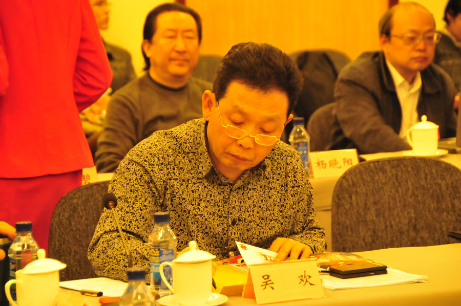 3月4日下午，全国政协文艺界委员在北京铁道大厦进行分组讨论。图为全国政协委员吴欢。苏影 摄