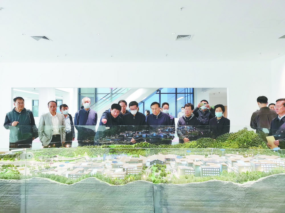 人口资源与环境_全国zx人口资源环境委员会主任李伟展望