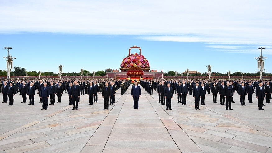 烈士纪念日向人民英雄敬献花篮仪式在京隆重举行 习近平等党和...